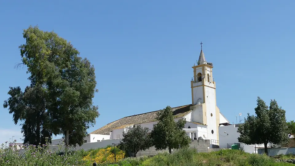 Iglesia de San Juan Bautista. Alcolea del Río, Andalucía, España.