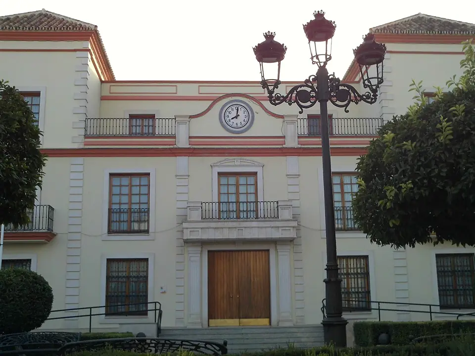 Ayuntamiento. Plaza de la Virgen de Cuatrovitas. Bollullos de la Mitación, provincia de Sevilla, Andalucía, España.