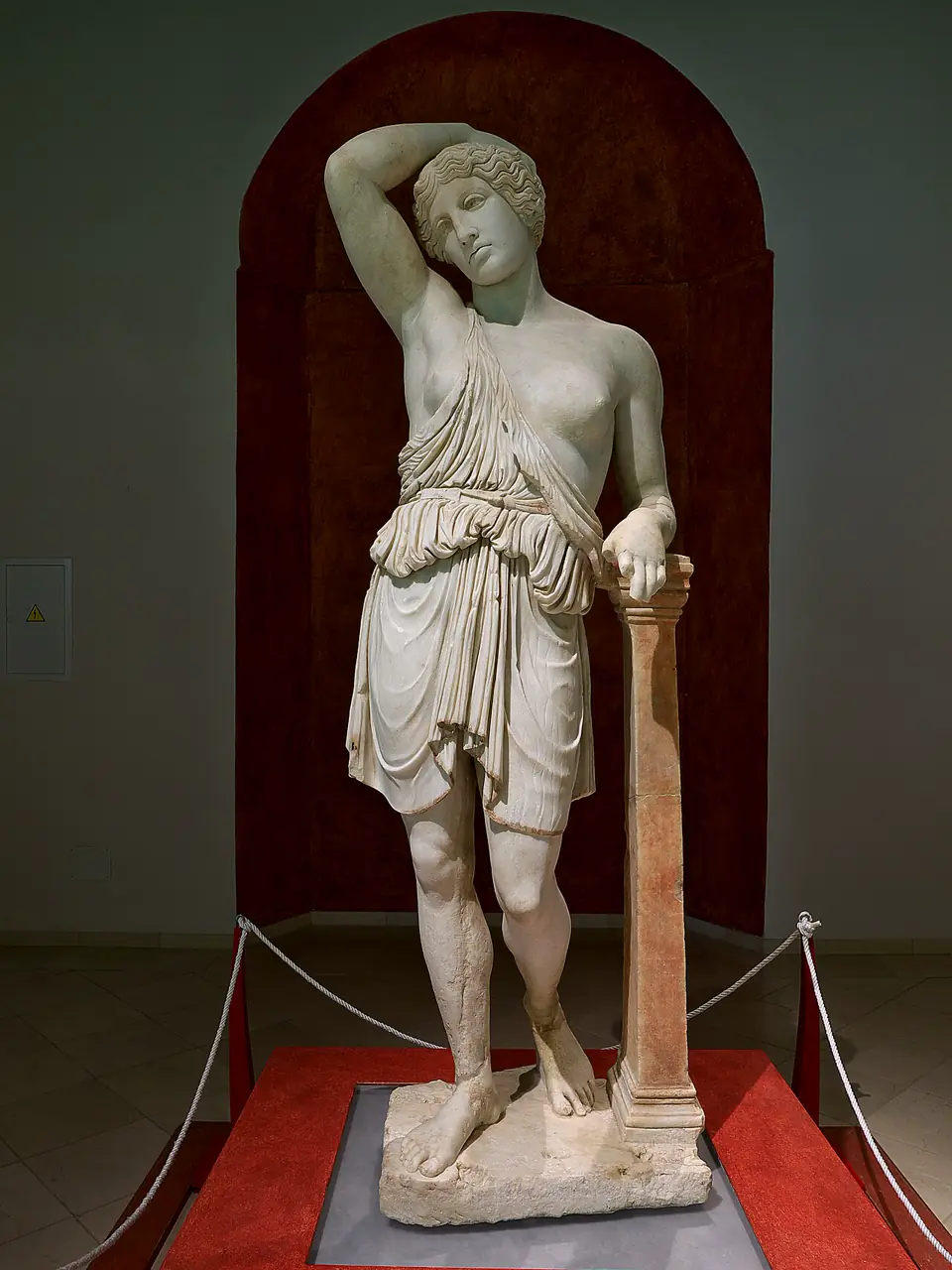 Museo Histórico Municipal de Écija (España). Copia romana, primer tercio del siglo II d.C., de escultura de bronce colocada en el Templo de Artemisa (Éfeso), atribuida principalmente a Policleto, sin 