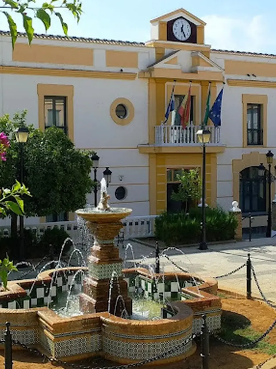 Entrada principal del Ayuntamiento de El Viso del Alcor
