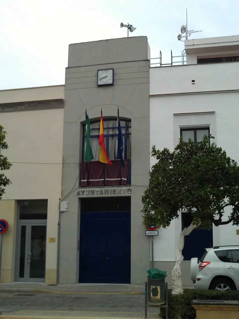 Ayuntamiento de Valencina de la Concepción en la plaza de Nuestra Señora de la Estrella